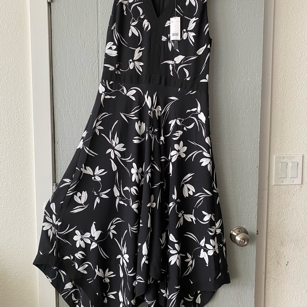 BANANA REPUBLIC DRESS HANDKERCHIEF STYLE SIZE 10